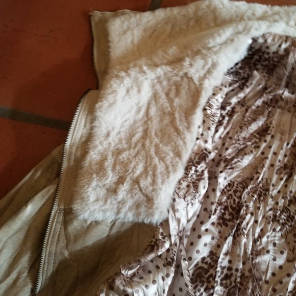 GUESS Beige Faux Leather Jacket - Picture 3 of 12